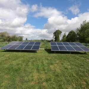 pose-panneaux-photovoltaique-champs-2