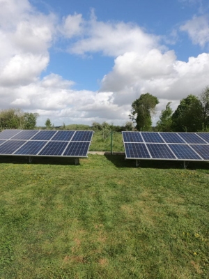 pose-panneaux-photovoltaique-champs-2